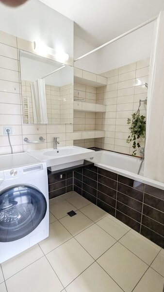 Asmita Gardens, Tineretului, 3 camere 104 mp, 2 Bai, Centrala, AC, Parcare