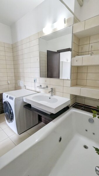 Asmita Gardens, Tineretului, 3 camere 104 mp, 2 Bai, Centrala, AC, Parcare